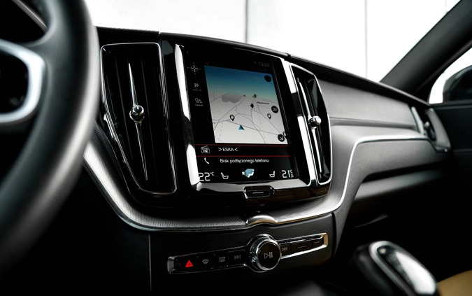Volvo XC 60 cena 115900 przebieg: 121000, rok produkcji 2018 z Żelechów małe 781